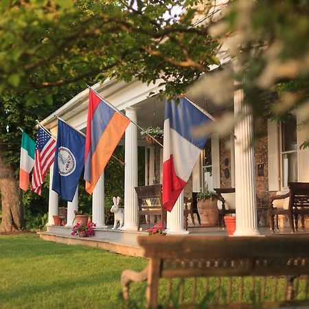 L'Auberge Provencale Inn & Restaurant Boyce Bagian luar foto