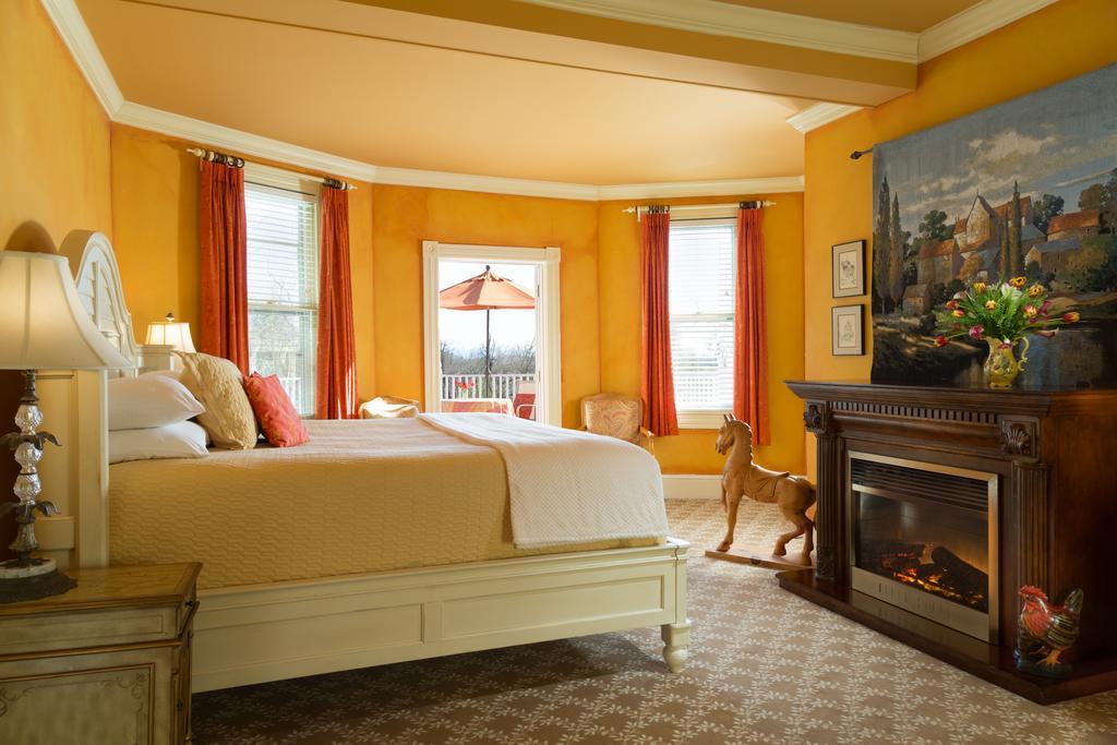 L'Auberge Provencale Inn & Restaurant Boyce Ruang foto