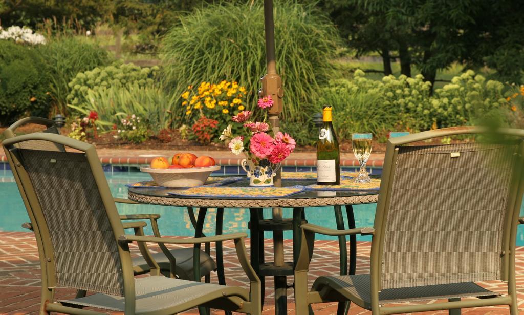 L'Auberge Provencale Inn & Restaurant Boyce Bagian luar foto