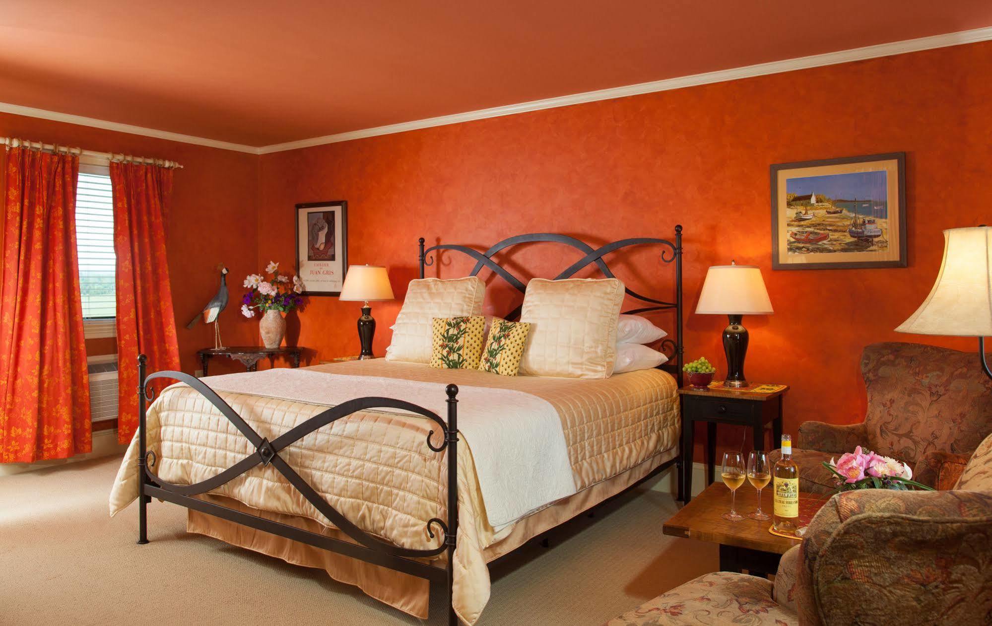L'Auberge Provencale Inn & Restaurant Boyce Bagian luar foto