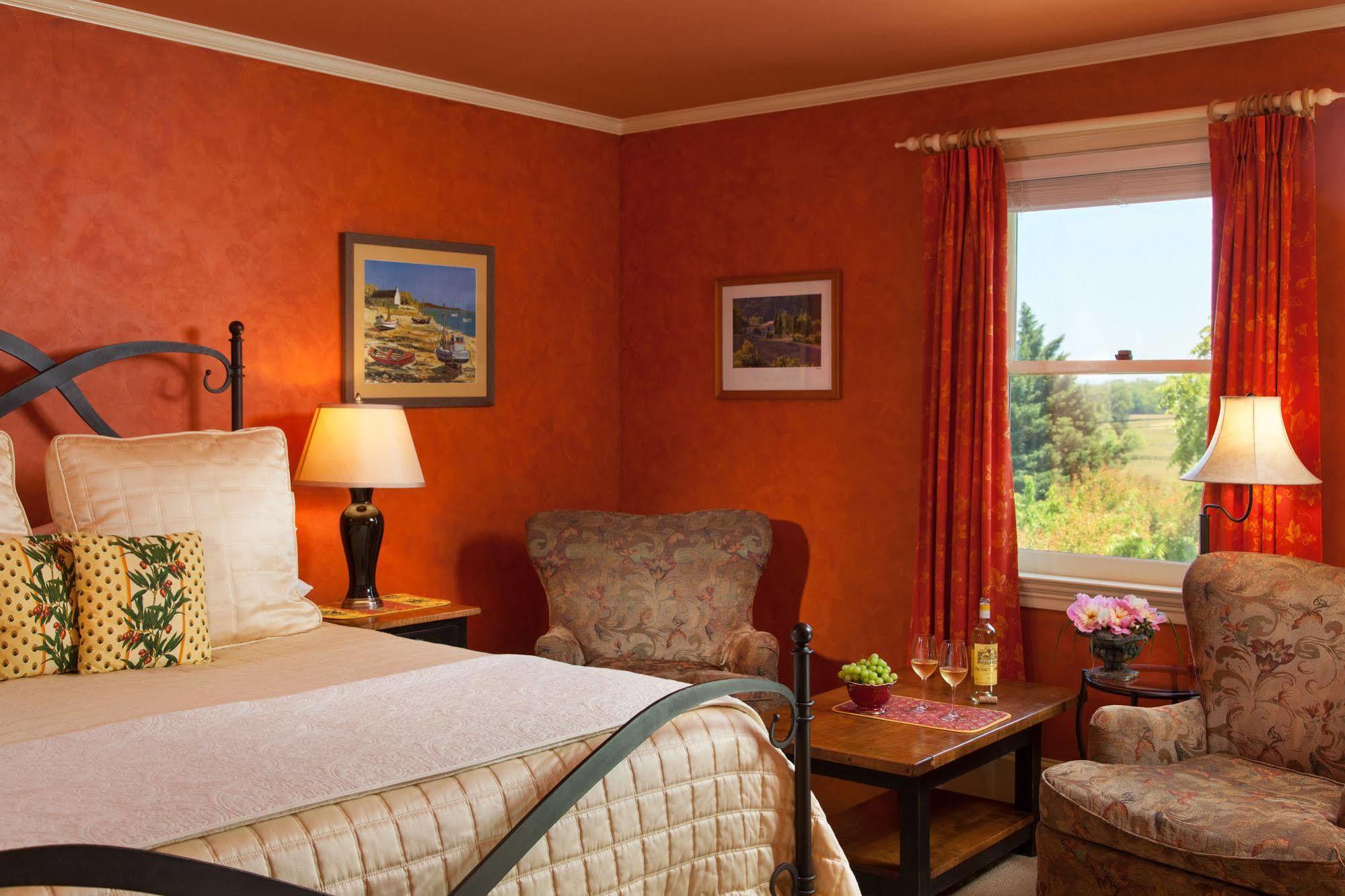 L'Auberge Provencale Inn & Restaurant Boyce Bagian luar foto