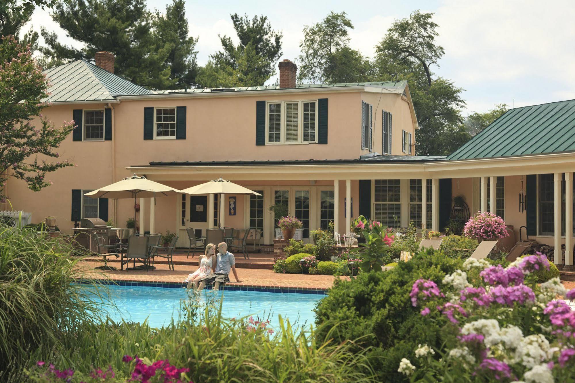 L'Auberge Provencale Inn & Restaurant Boyce Bagian luar foto