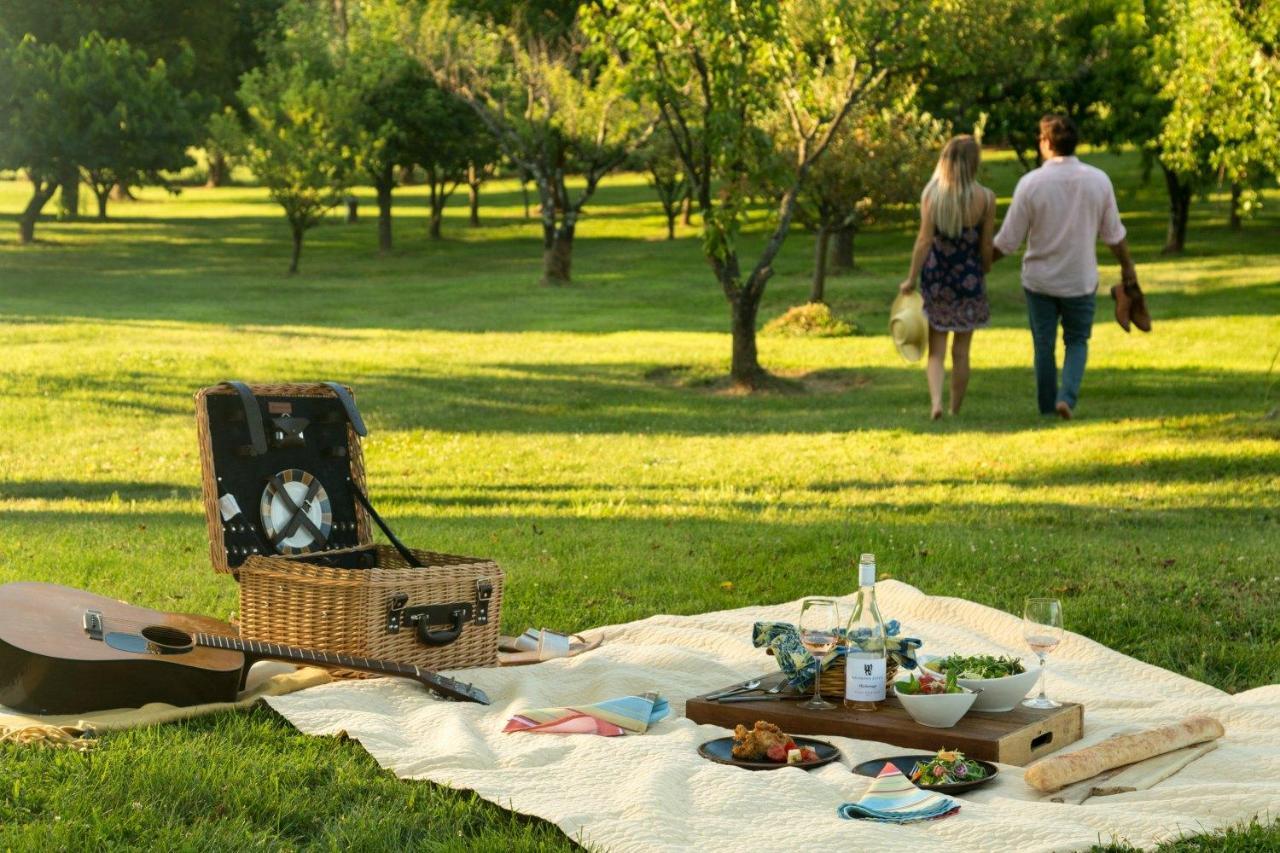 L'Auberge Provencale Inn & Restaurant Boyce Bagian luar foto